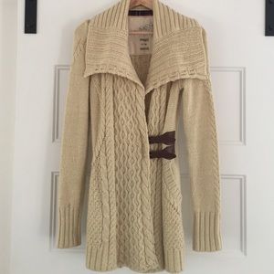 Anthropologie cream sweater w/ leather buckle