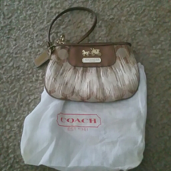 Wristlet