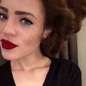 Meet your Posher, Riley holden