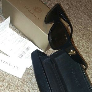 Versace sunglasses box shape
