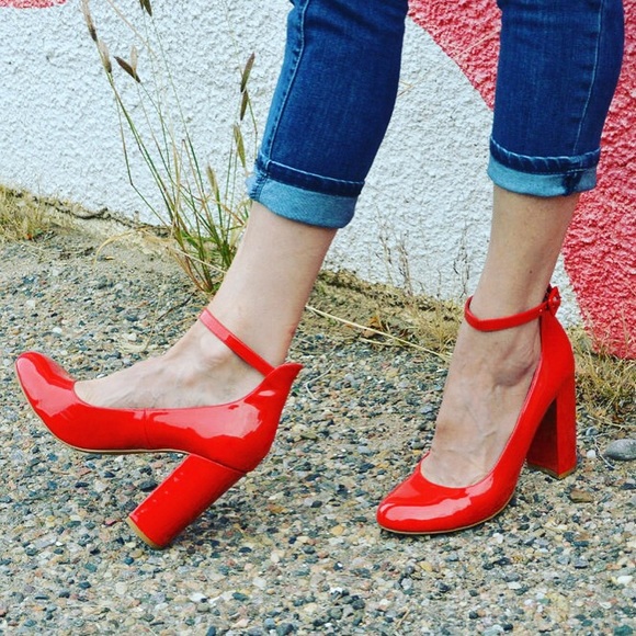 Steve Madden strappy pumps
