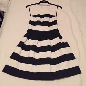 Cute tea cup dress.