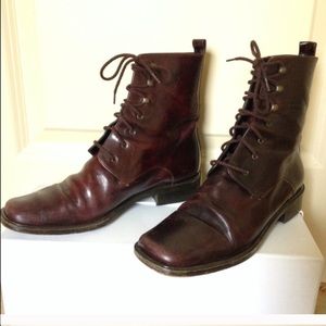 Ankle boot by Joan & David