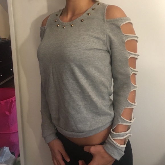Cutout sweatshirt