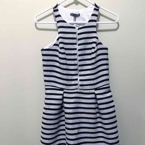 Express Dresses & Skirts - NWT Express classic formal dress