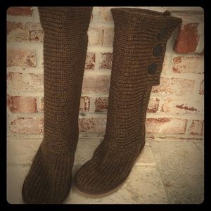 UGG Women's Classic Carly Boots