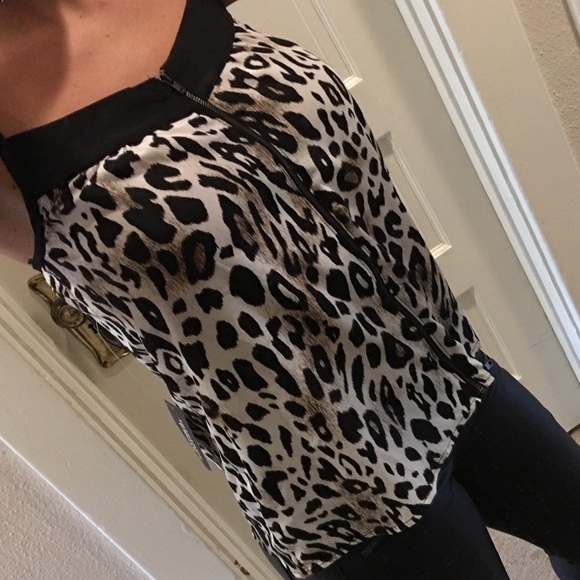 Forever 21 leopard cheetah zip up blouse NWT - Picture 3 of 3