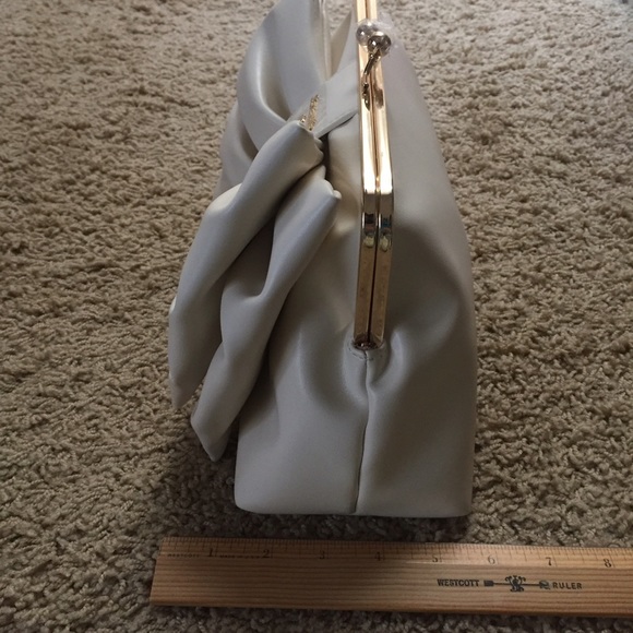 Samantha Vega Bow clutch purse w/ strap - Picture 5 of 6