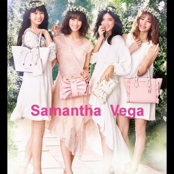 Samantha Vega Bow clutch purse w/ strap - Picture 6 of 6
