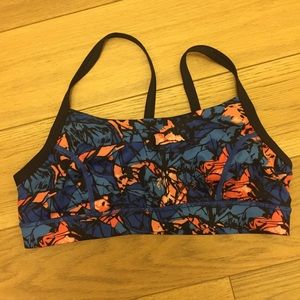 Like new lululemon bra, size 8