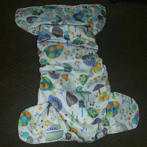 CLOTH DIAPERS BUNDLE - Picture 3 of 4
