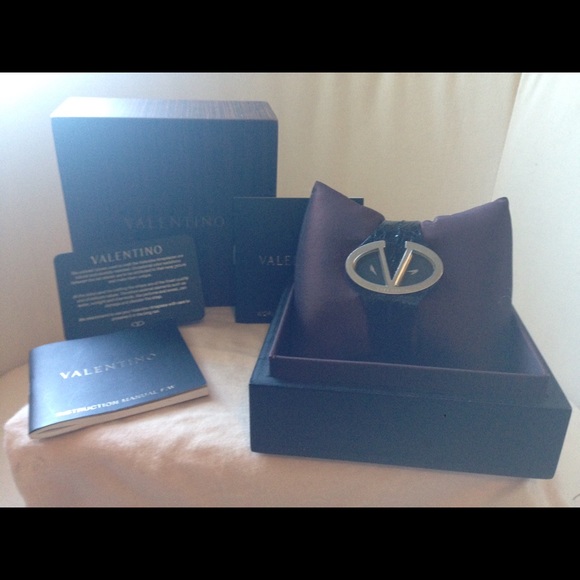 *SOLD* NWT Valentino watch
