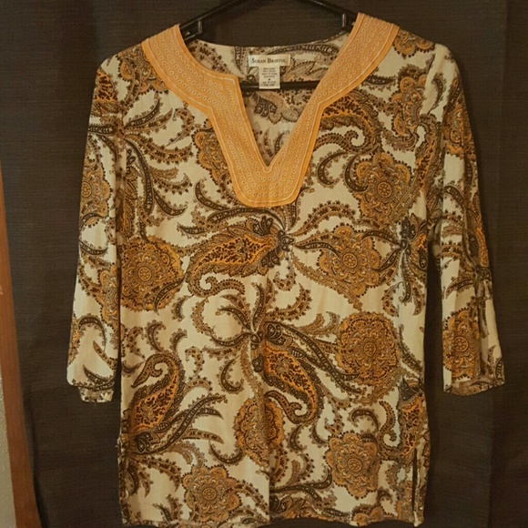 Retro style three quarters sleeve paisley top