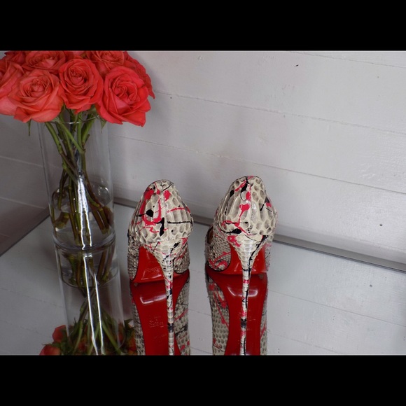 Christian Louboutin So Kate - Picture 2 of 4