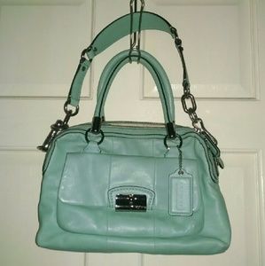 COACH Kristin Leather Satchel
Style L0993-14782 COACH Kristin Leather Satchel
Style L0993-14782