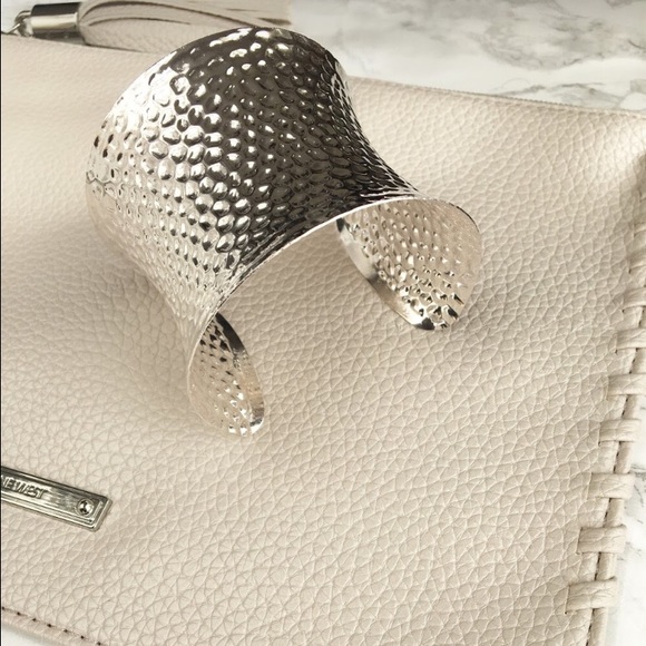 Celebrity Stanley  statement cuff bracelet - Picture 3 of 3