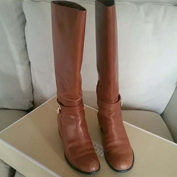 Boots - Picture 2 of 3