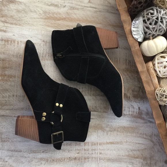 🍂Hinge Billy Suede Ankle Bootie/Blk/sz 6 - Picture 2 of 4