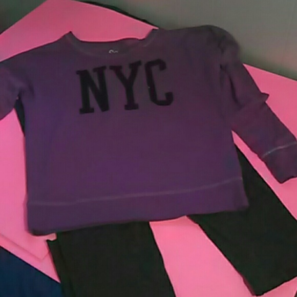 Purple and black NYC sweater, great condition