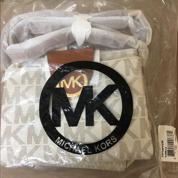 NWT Michael Kor Cross body purse