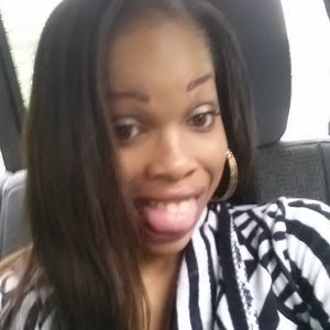 Meet your Posher, Monique