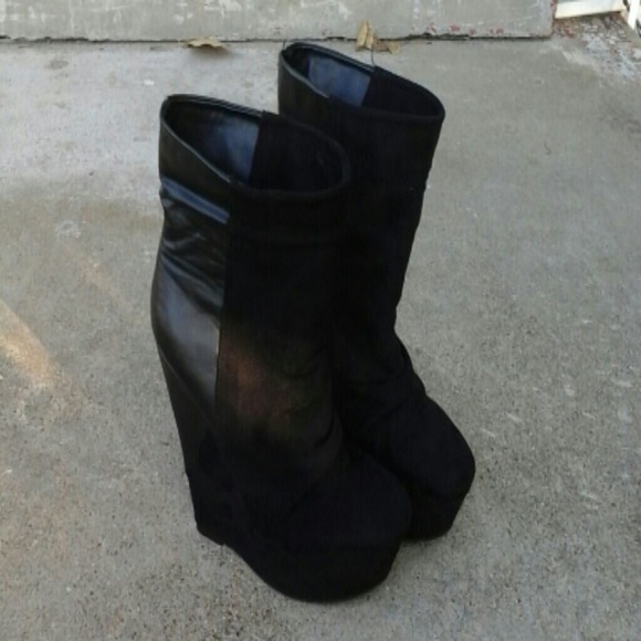 Platform booties - Picture 2 of 2