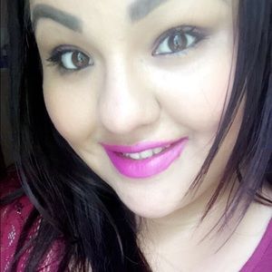 Meet your Posher, Llaracel