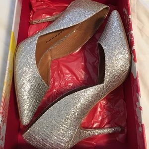 Chinese Laundry silver stilettos