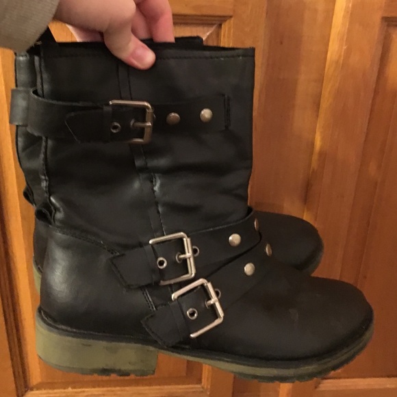 Black moto boots