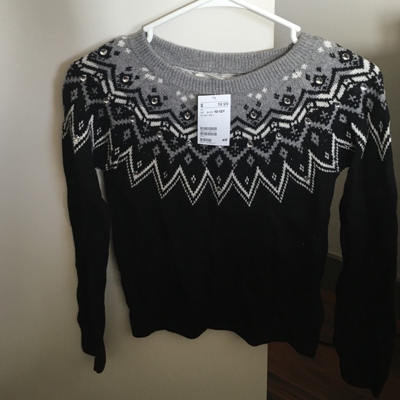 New H & M girls sweater