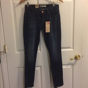 Levi's 524 Skinny Jeans. Medium Rinse. Size 3S