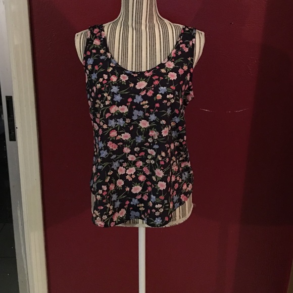 🌺💐🌷🌹Beautiful blouse!