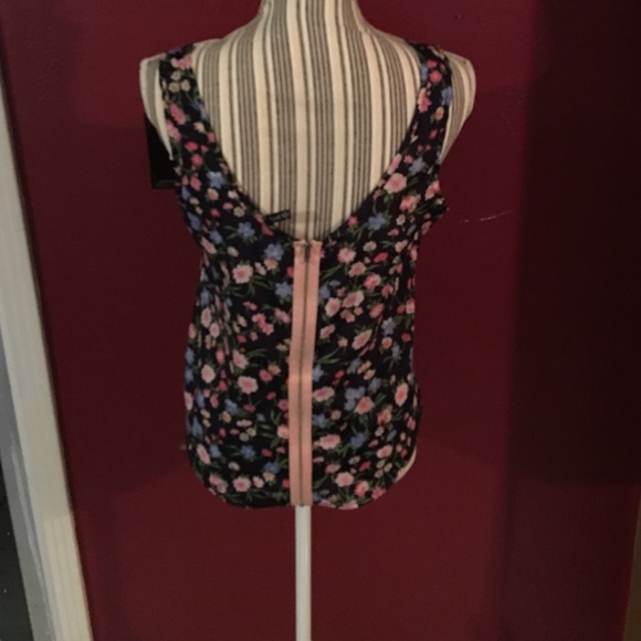 🌺💐🌷🌹Beautiful blouse! - Picture 2 of 3