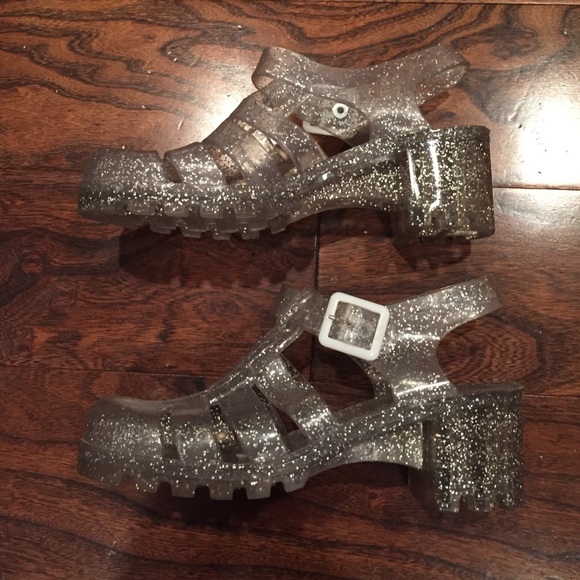 Sparkly silver jelly sandals