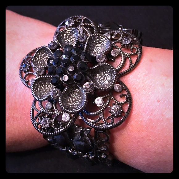 3 for $20 Sale Stella & Dot Black metal bracelet