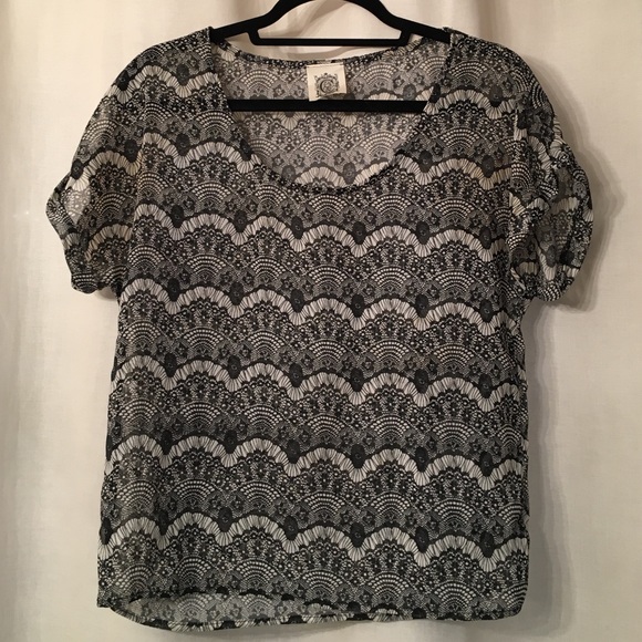 Lace pattern top