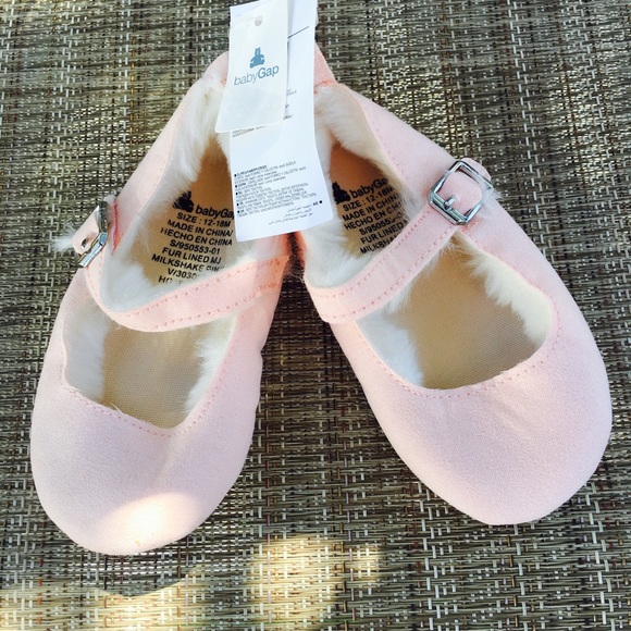 Babygap Mary Jane shoes - Picture 1 of 3