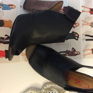 Black Leather Shooties