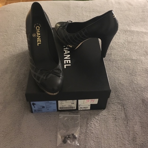 Chanel elegant lamb skin heels