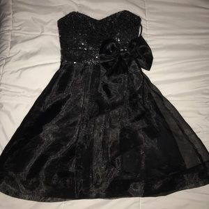 B. Darlin Black Dress