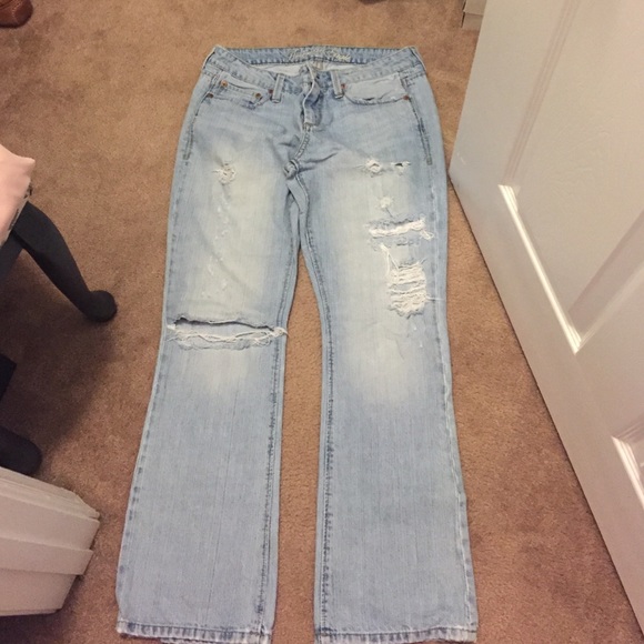 Distressed American eagle jeans