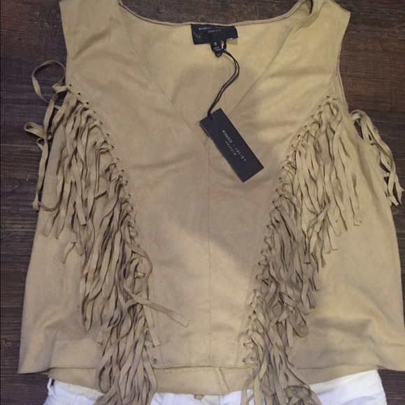 Suede Festival Style Fringe Top NWT 50% off!! - Picture 2 of 4