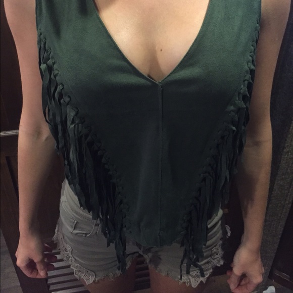 Suede Festival Style Fringe Top NWT 50% off!! - Picture 3 of 4