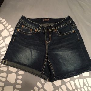 Seven7 Size 4 distressed denim shorts. NWOT