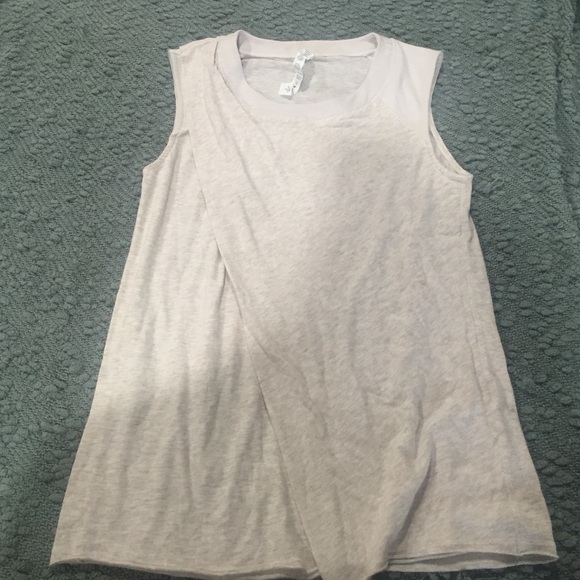 Lululemon Size 6 Top