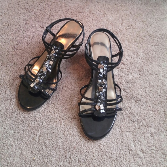 ❗Donating Soon Cute Back Sandals