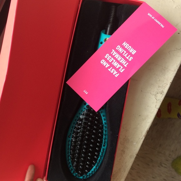 PYT Fast and Flawless Thermal Styling Brush - Picture 4 of 4