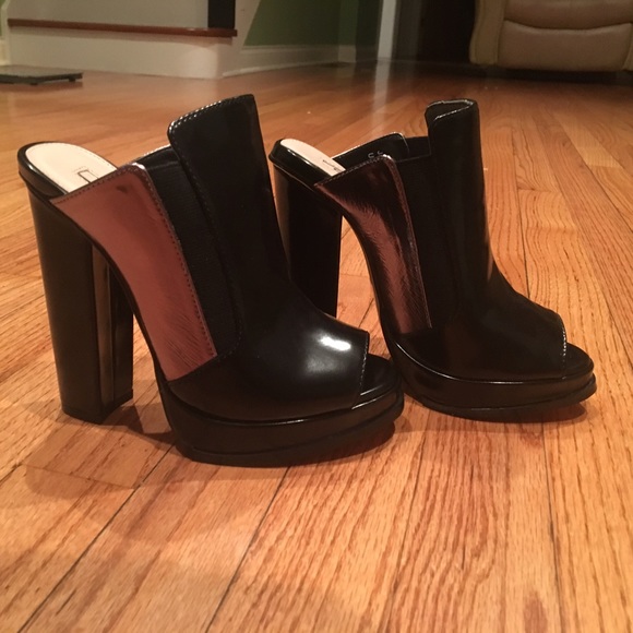 shoedazzle mules