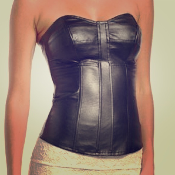 Pleather corset top 💀⚫️💎