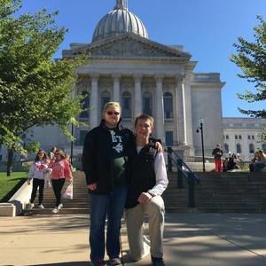 Meet your Posher, Levi